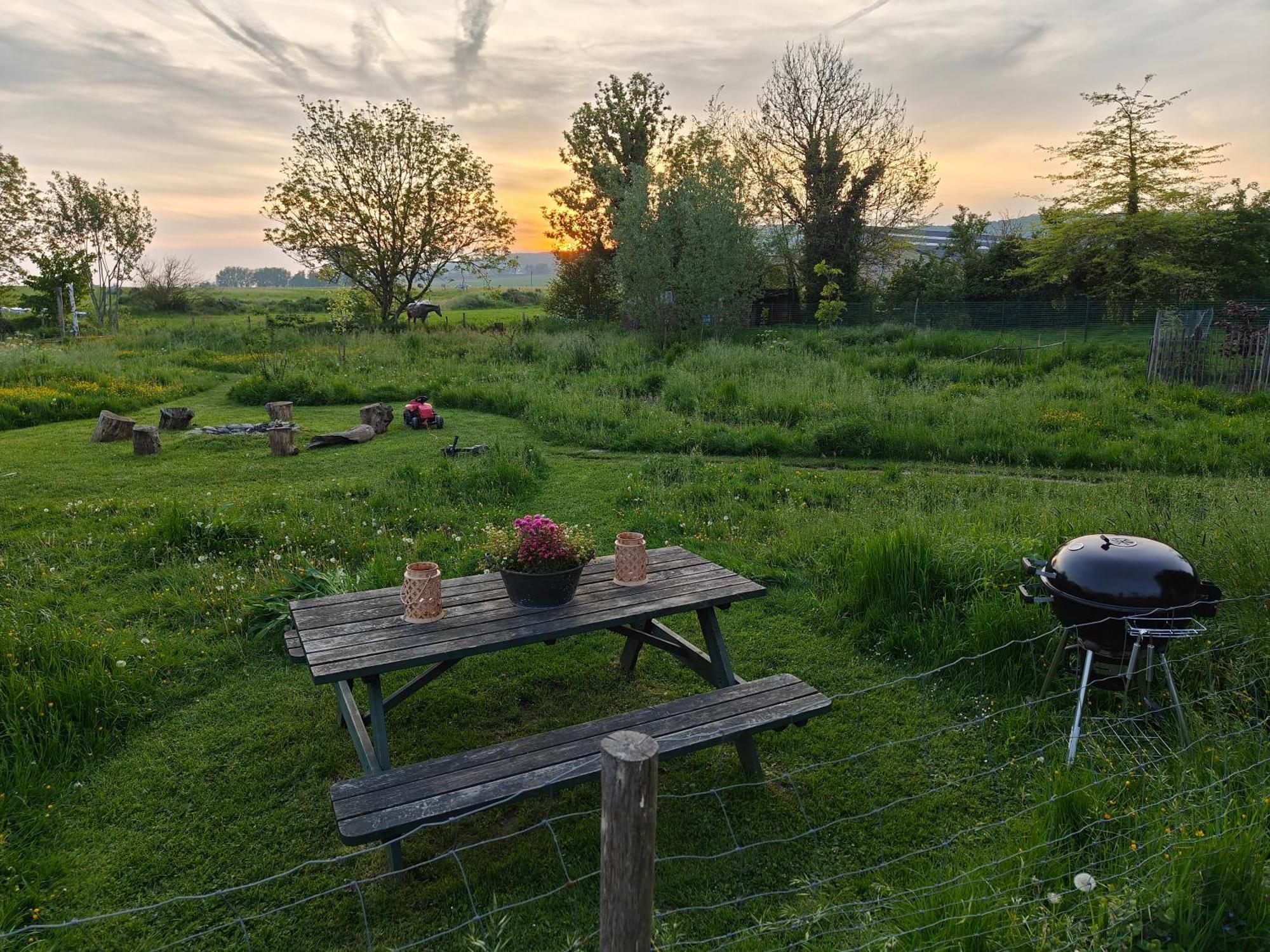 Hotel Au Pied Du Trieu, The Glamping Experience Labroye Esterno foto
